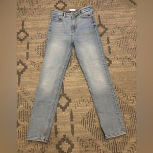ZARA “Warm” Skinny Jeans – Light Wash – Size 4 (EUR 36 / MEX 26)